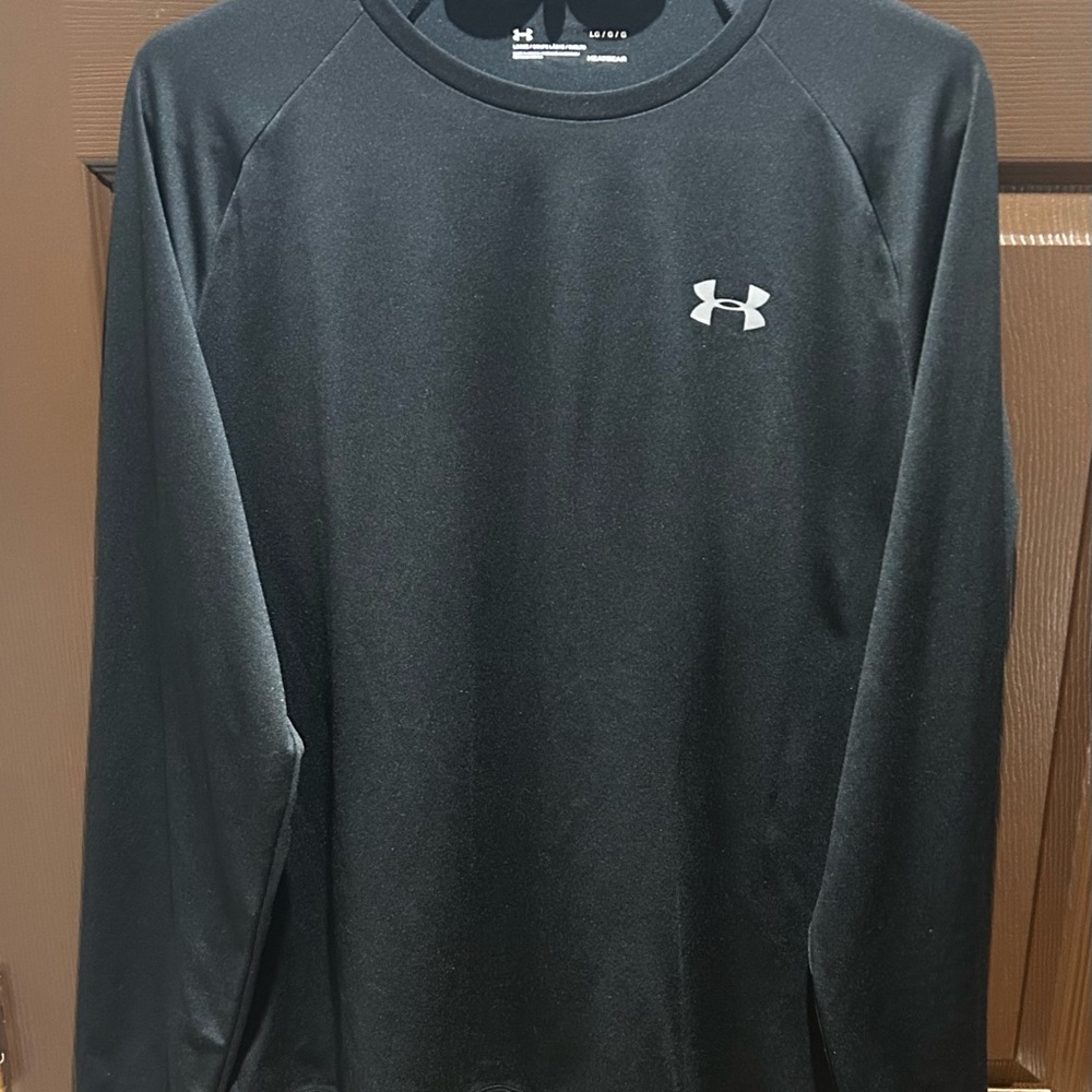 Men’s long sleeve Under Armour HeatGear performance baselayer.